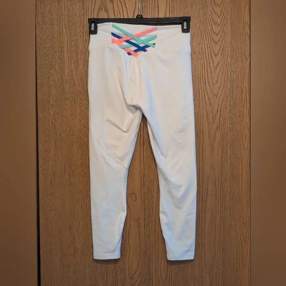 FABLETIC Leggings With Criss Cross Designs - Picture 4 of 8